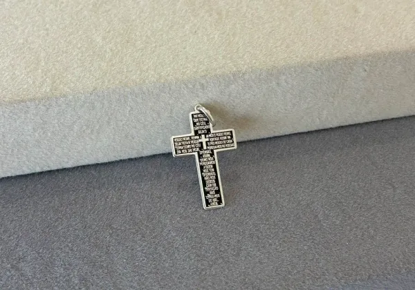 PG resina cruz retangular oração pai nosso preto TAM 1,5 x 2,5 cm