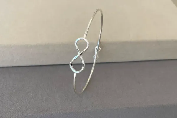Bracelete infinito