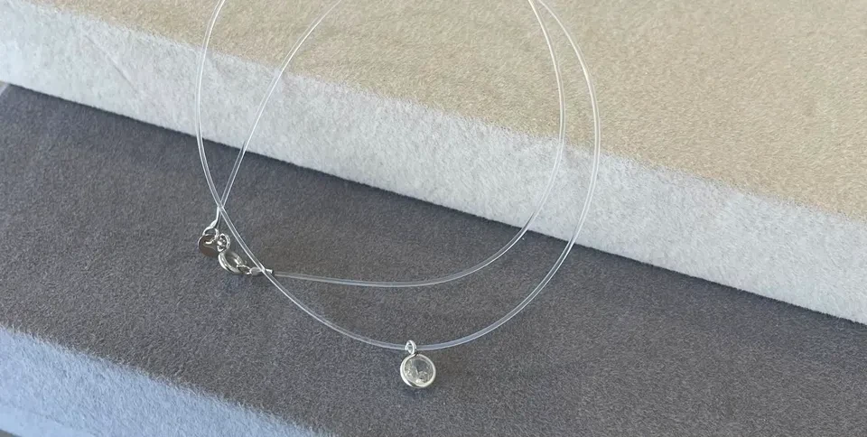 Fio de nylon com fecho em prata e banho de ródio 40 cm pingente ponto de luz - 1