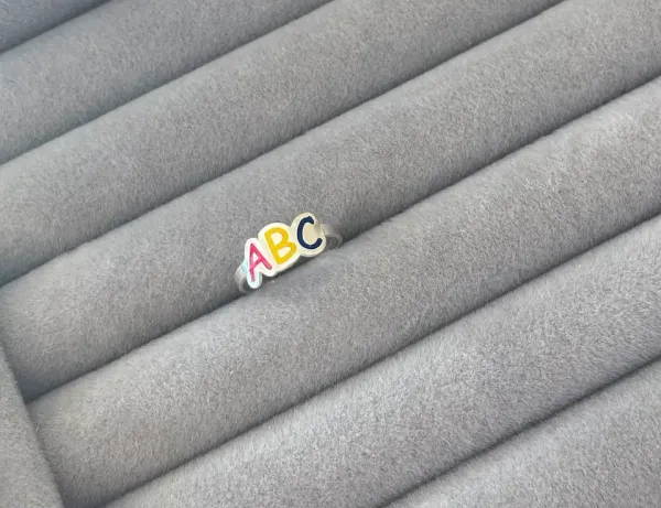 Anel infantil resina ABC (TAM 8)