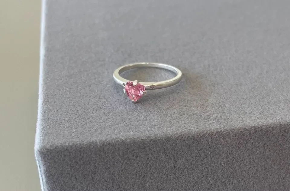 Anel YOU ME coração rosa 2 zircônia lateral (TAM 13) - 4