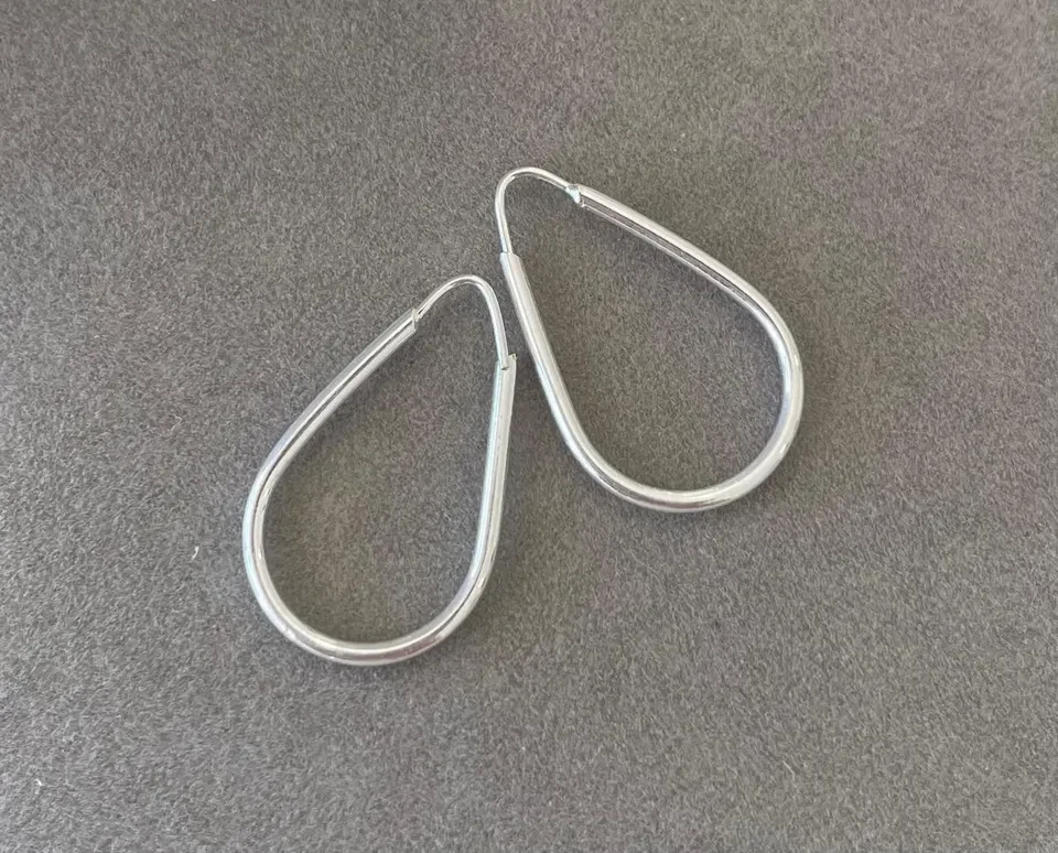 Argola gota fio 1,5 x 2 cm - 2