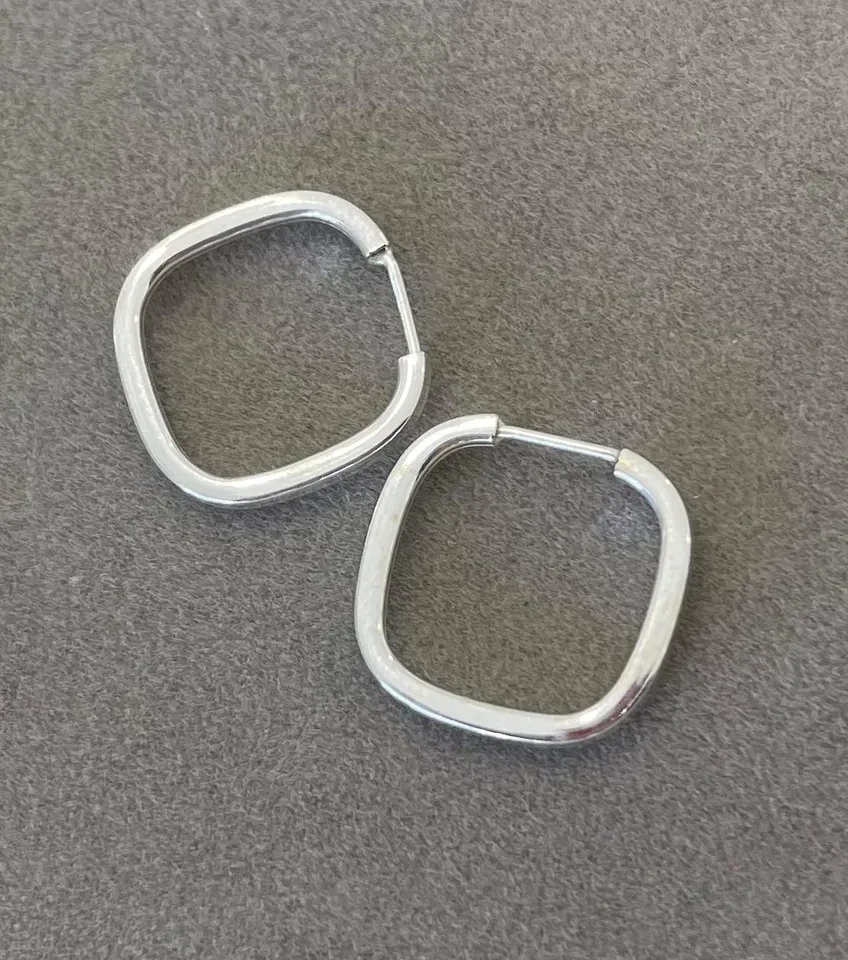 Argola fio quadrado quadrada 1,5 cm x 1,5 cm - 2