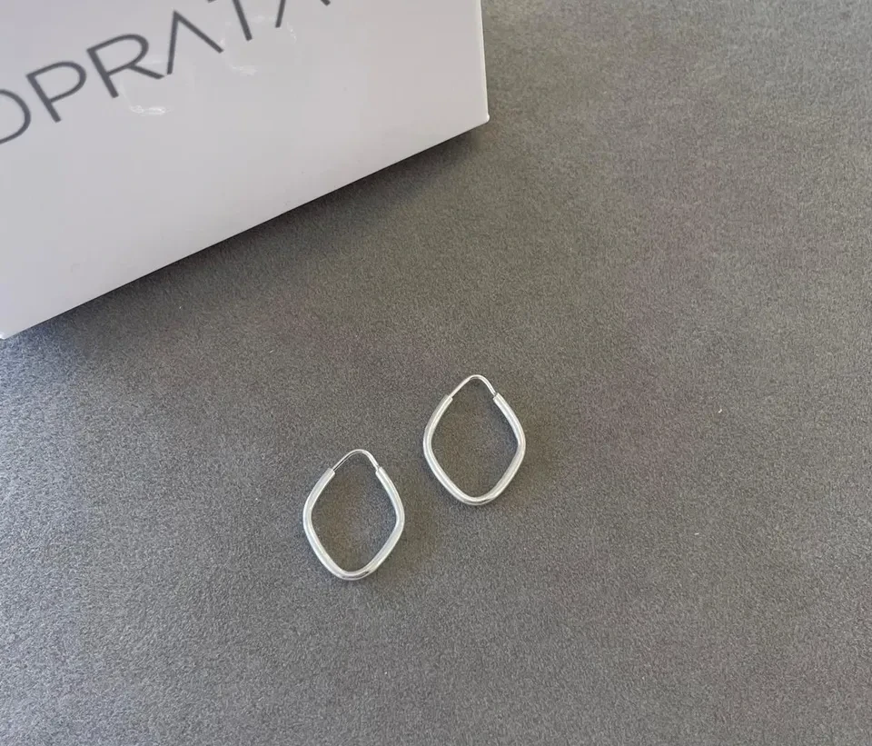 Argola losango fio redondo 1,5 cm x 1 cm - 1