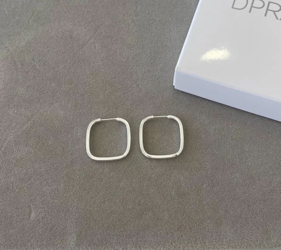 Argola fio quadrado quadrada 2x2cm - 1