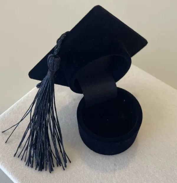 Caixinha de veludo porta anel 4 cm formatura