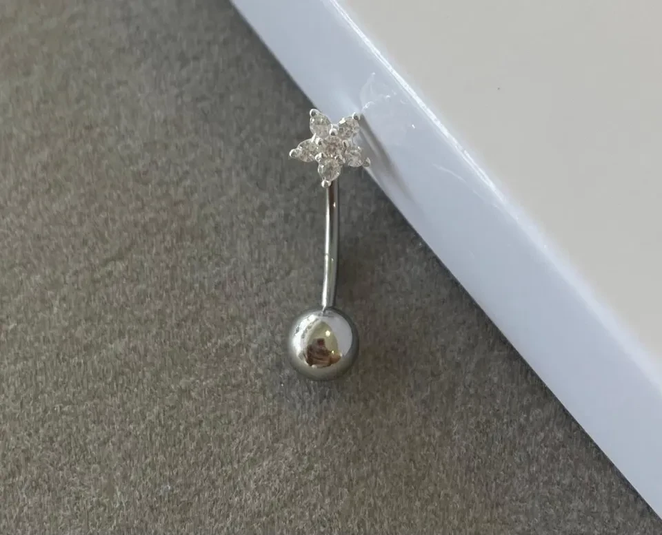 Piercing curvado para umbigo estrela com zirconia 5mm  - 1