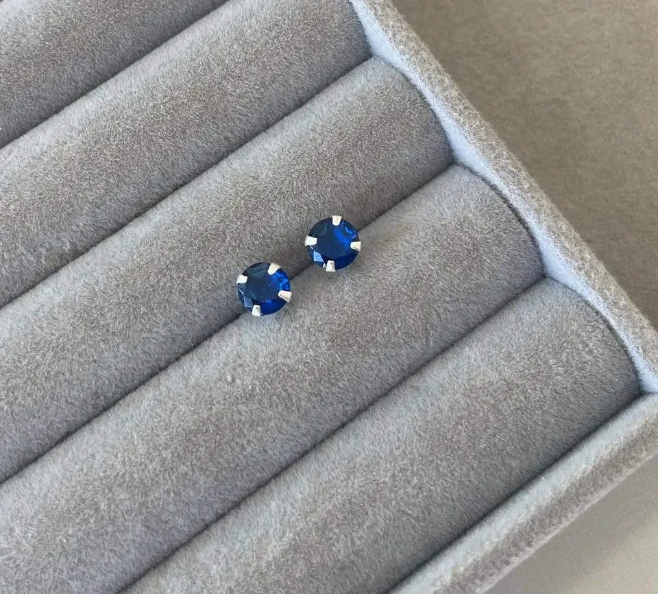 Brinco zircônia redondo 6 mm - Azul royal - Prata 925 - 2