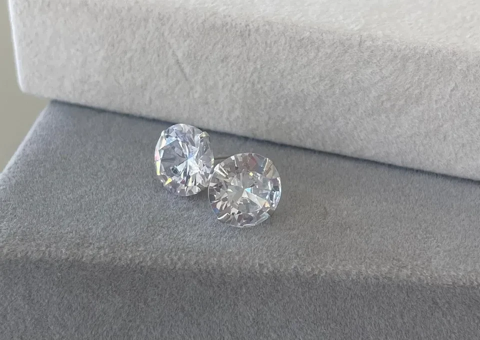 Brinco zircônia redondo 12 mm - Cristal - Prata 925 - 1