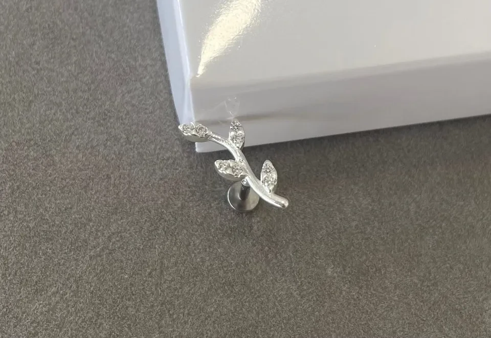 Piercing ramo 3 base reta orelha direita PR2 - 1