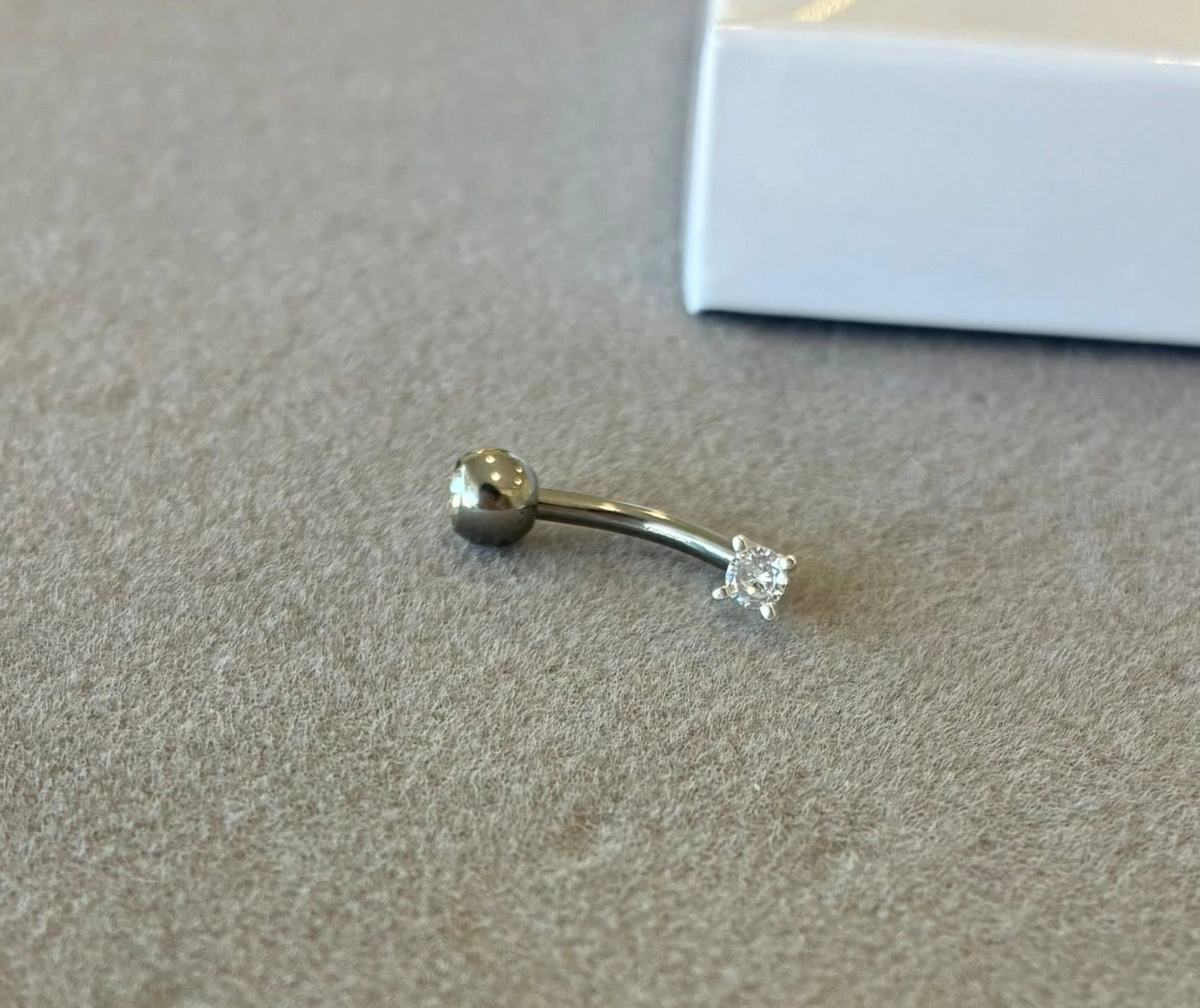 Piercing curvado umbigo ponto de luz redondo 3 mm - 3