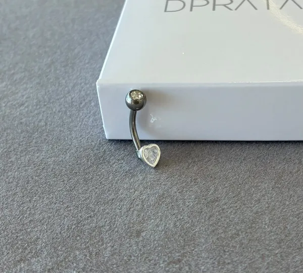 Piercing umbigo curvado pedra coração 5,2 mm bola prata por dentro uma zircônia