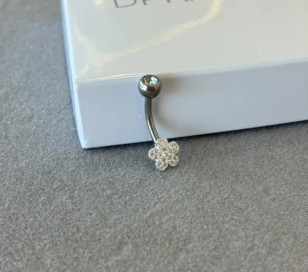 Piercing umbigo flor cravejado 7 mm