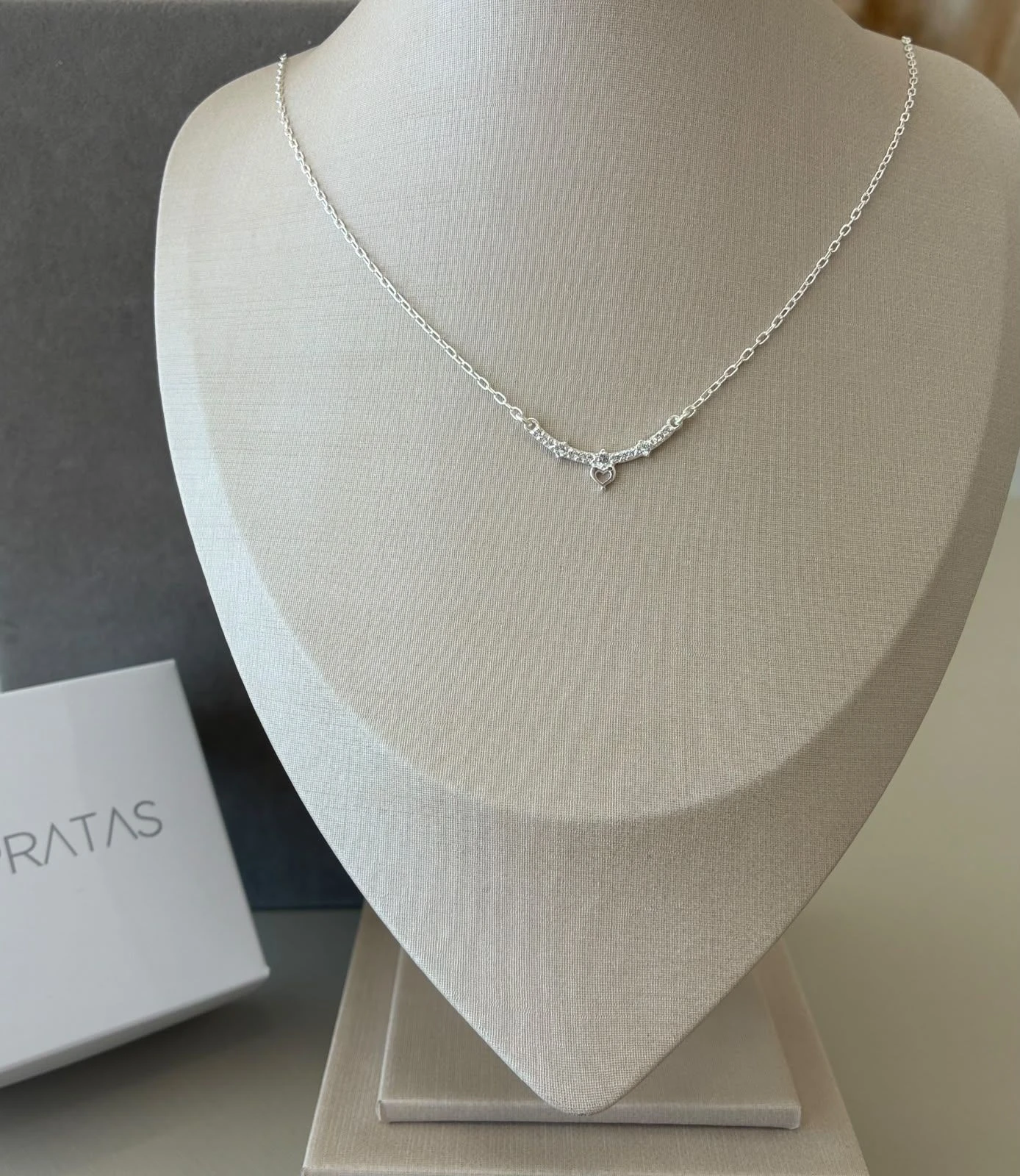 Colar coração vazado c pontos de luz cristal c/ extensor - 1
