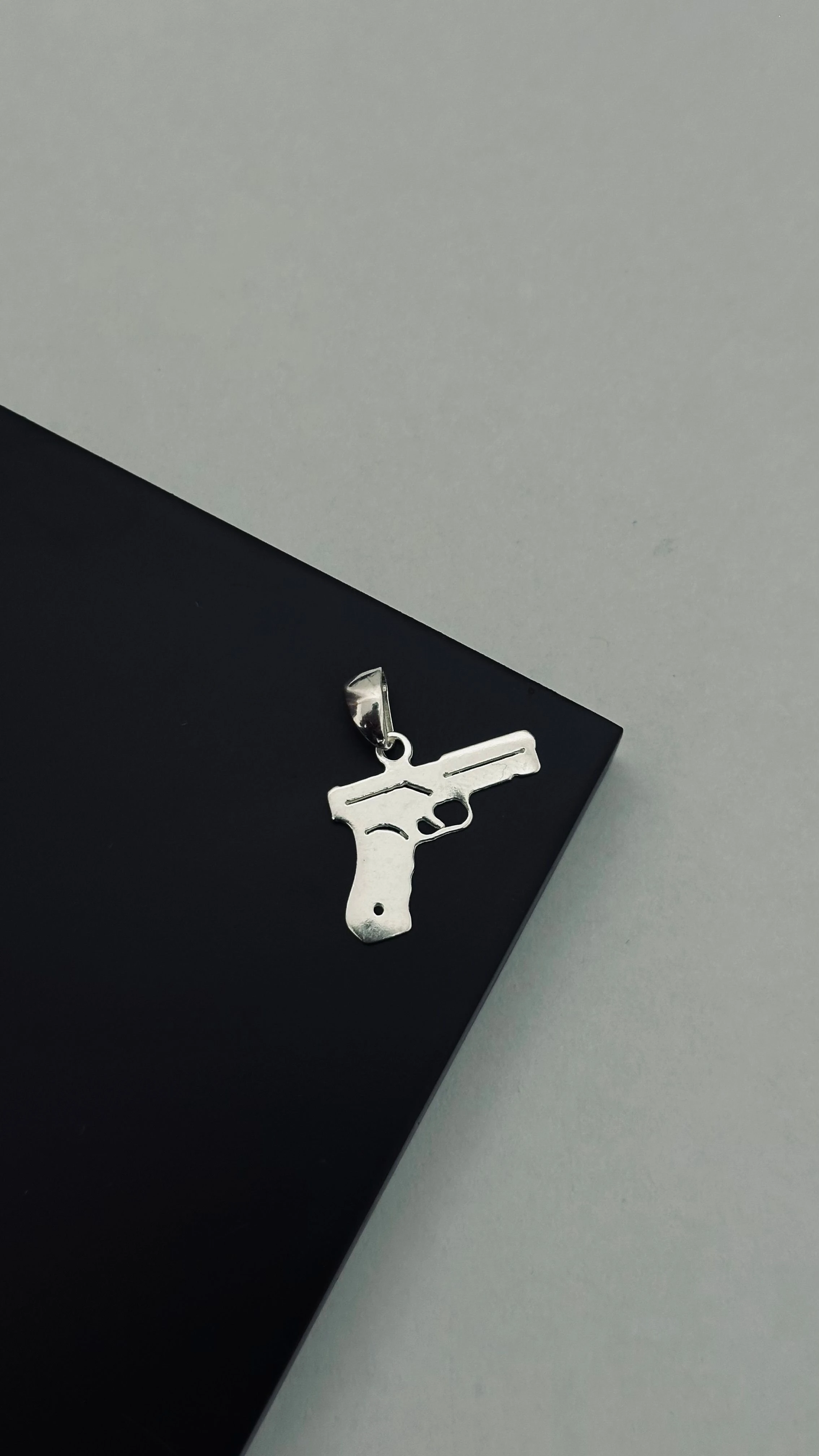 Pingente Pistola (P) - 1