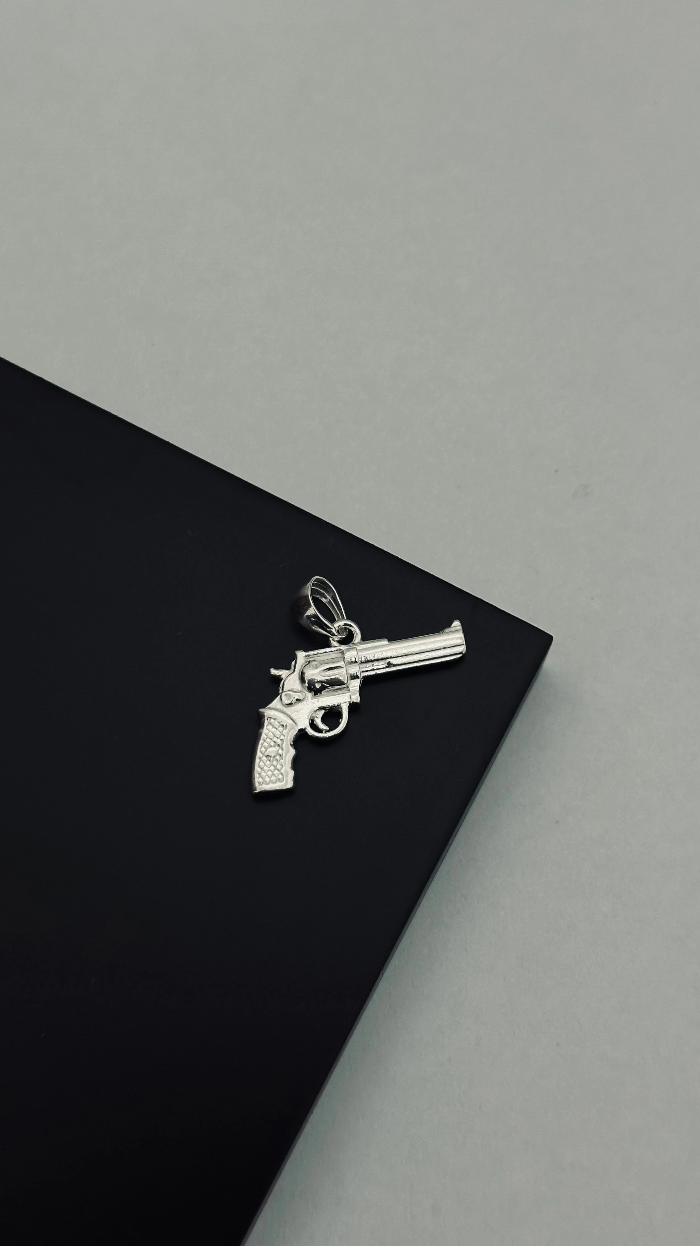 Pingente Revolver (P) - 1