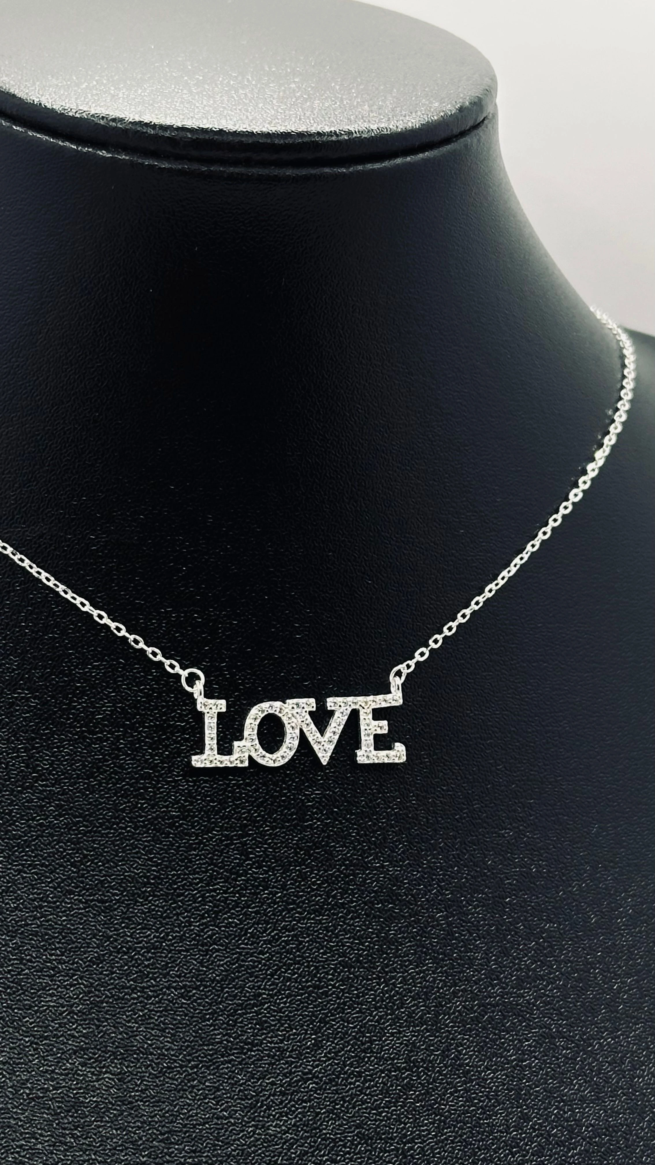 Colar Love Cravejado  - 2