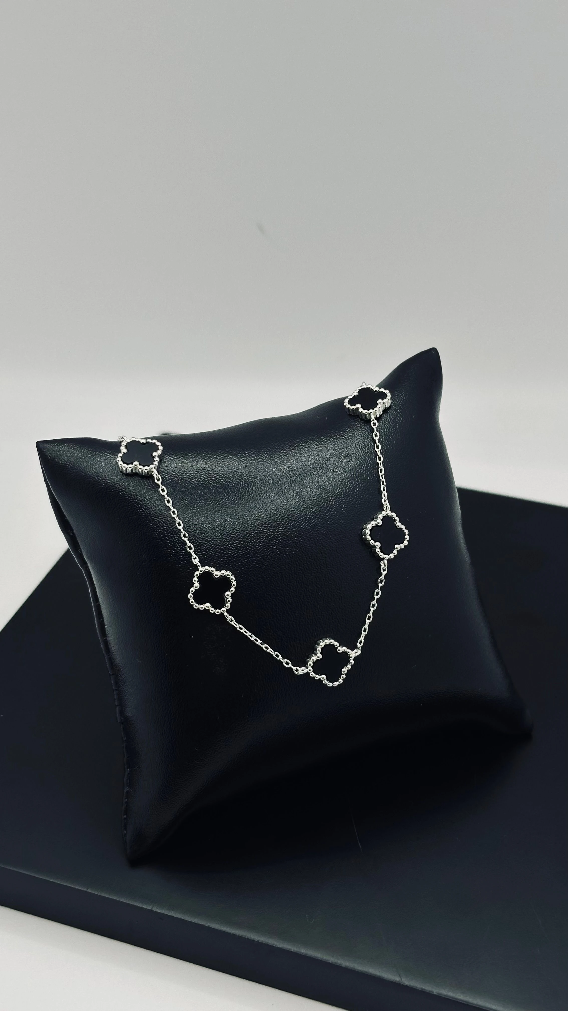 Pulseira Trevos Preto - 2