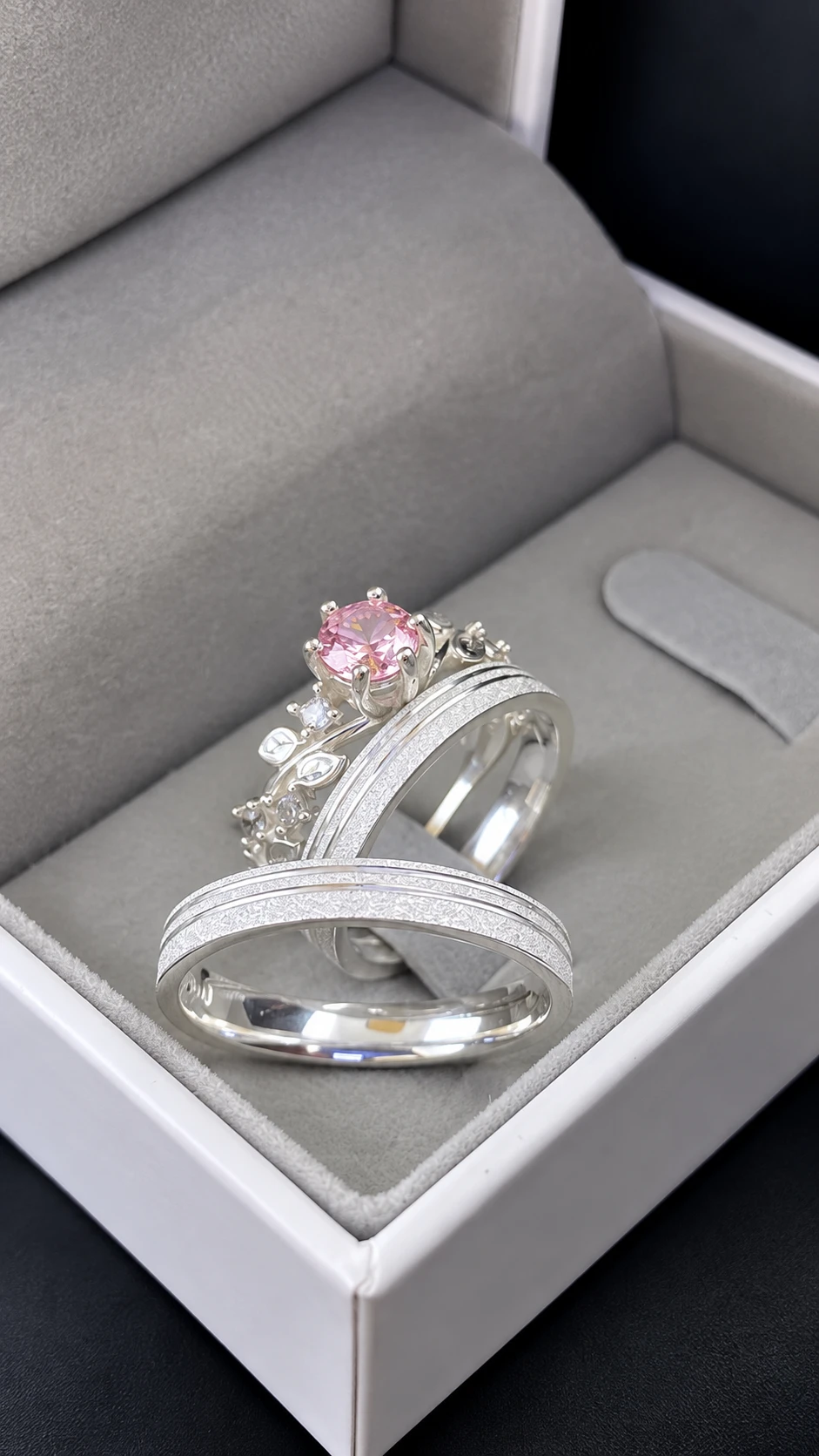Aliança 3MM + Solitário Flor Rosa - 1
