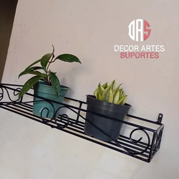 Suporte para vasos de plantas.
