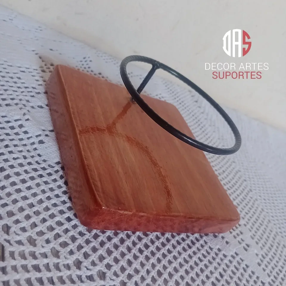 Suporte p/ kokedama com base de madeira. - 2