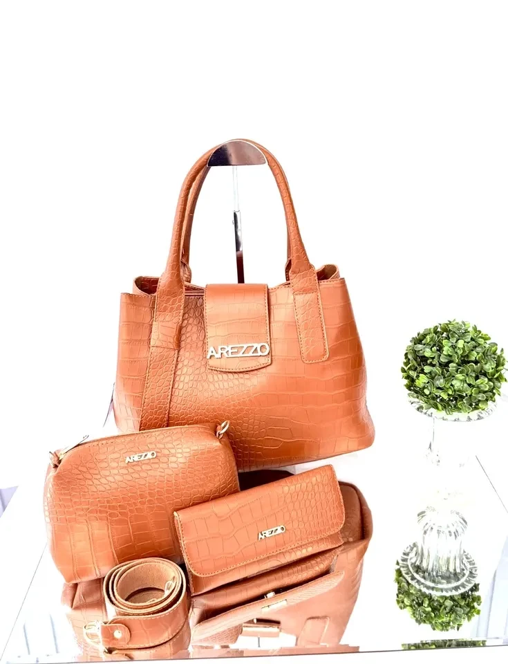 Bolsa Arezzo kit com carteira e necesserie  - 1