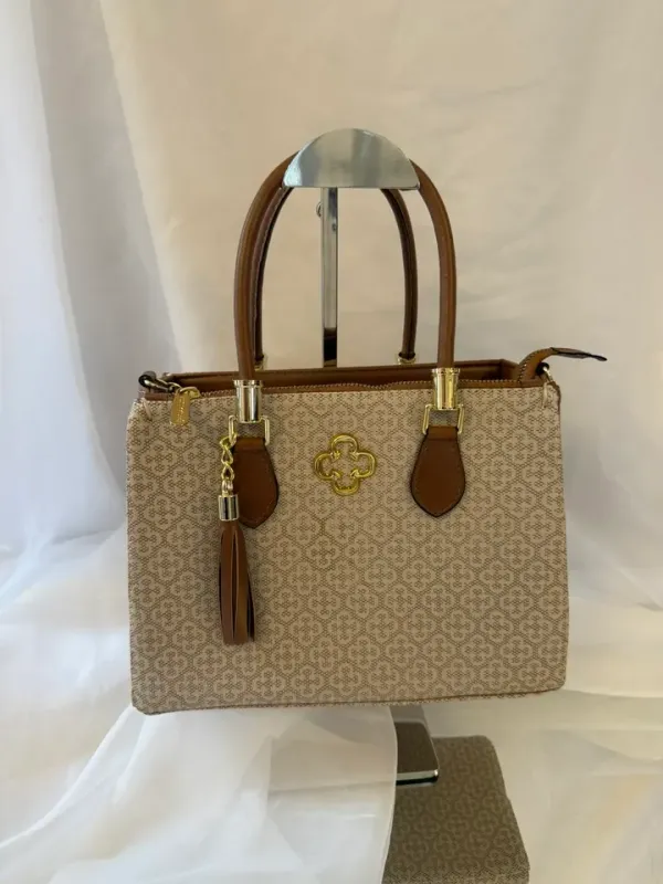 BOLSA CAPODARTE BAU ESTRUTURADA MONOGRAMA - BRL 116