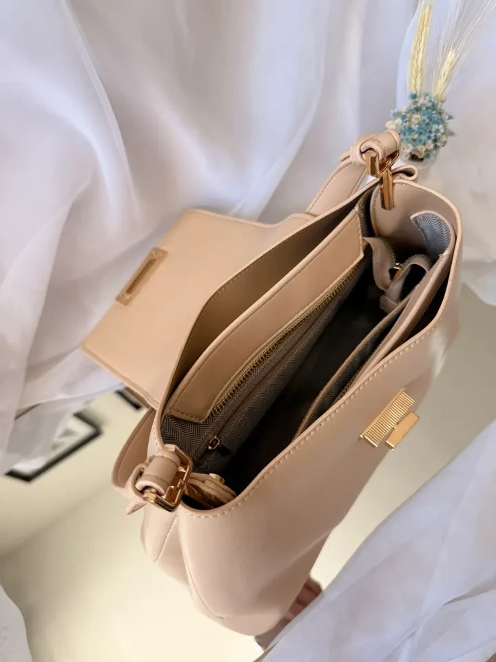BOLSA MÉDIA BEGE ESTRUTURADA DETALHE FRONTAL NUDE COM OFF FECHO EM DOURADO - 4