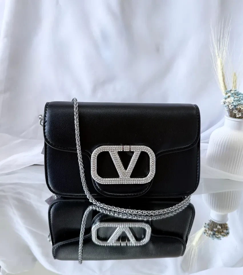 BOLSA PRETA  COM STRASS - BOL 189 - 2