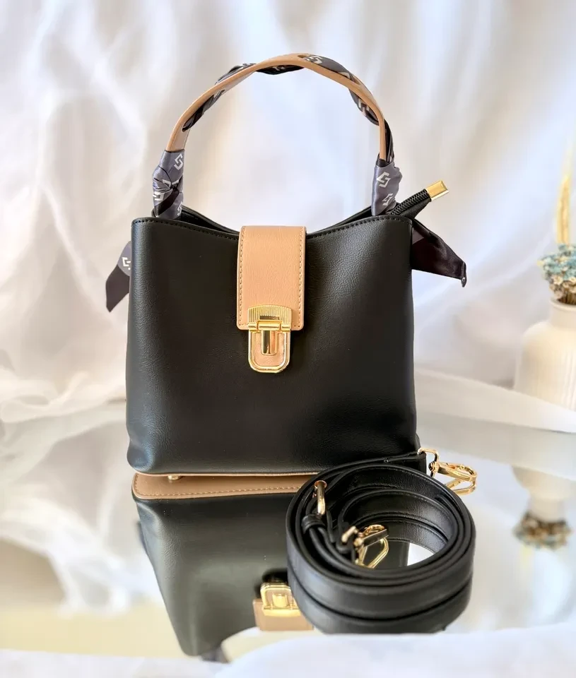 BOLSA MÉDIA PRETA COM BEGE DETALHE ALÇA COM LENÇO - BOL 235 - 2