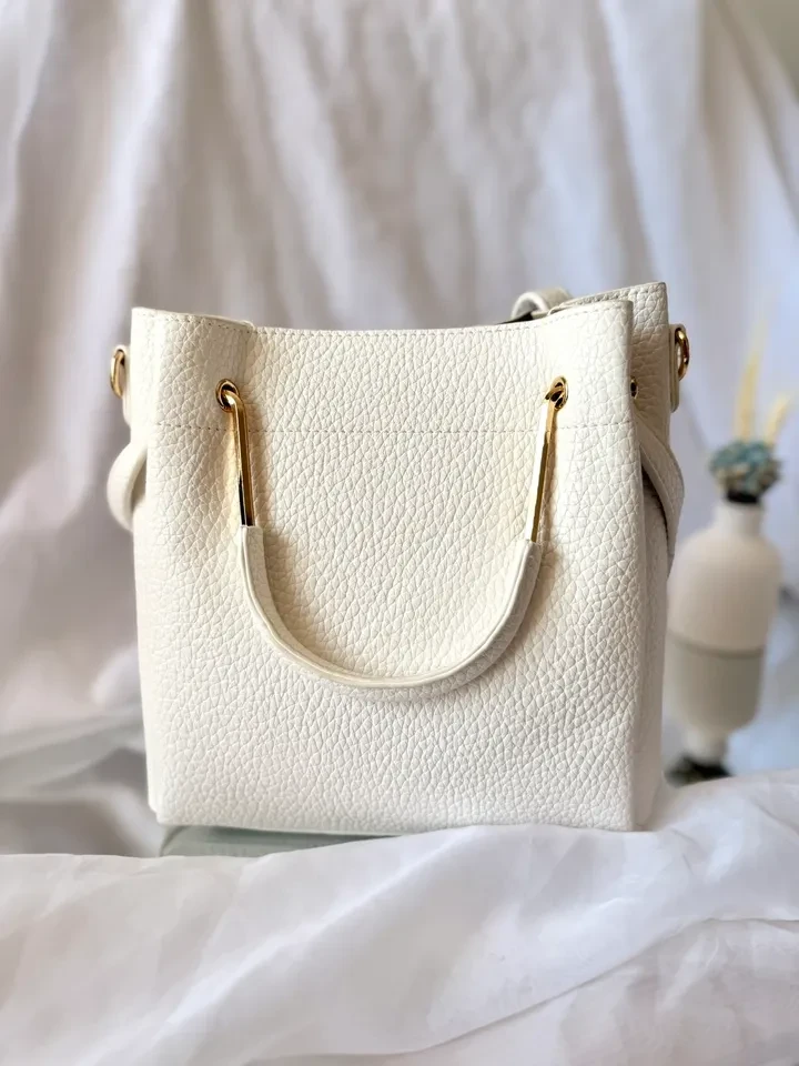 BOLSA MÉDIA BRANCA DETALHE NA ALÇA  - BOL 188 - 1