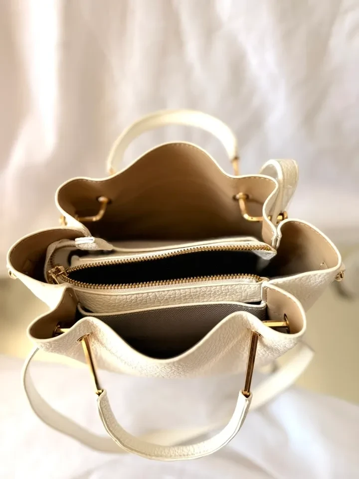 BOLSA MÉDIA BRANCA DETALHE NA ALÇA  - BOL 188 - 4
