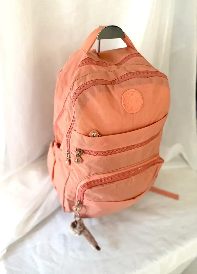 MOCHILA KIPLING IMPERMEAVEL ROSA COM CHAVEIRO  - BRL 112 - 1