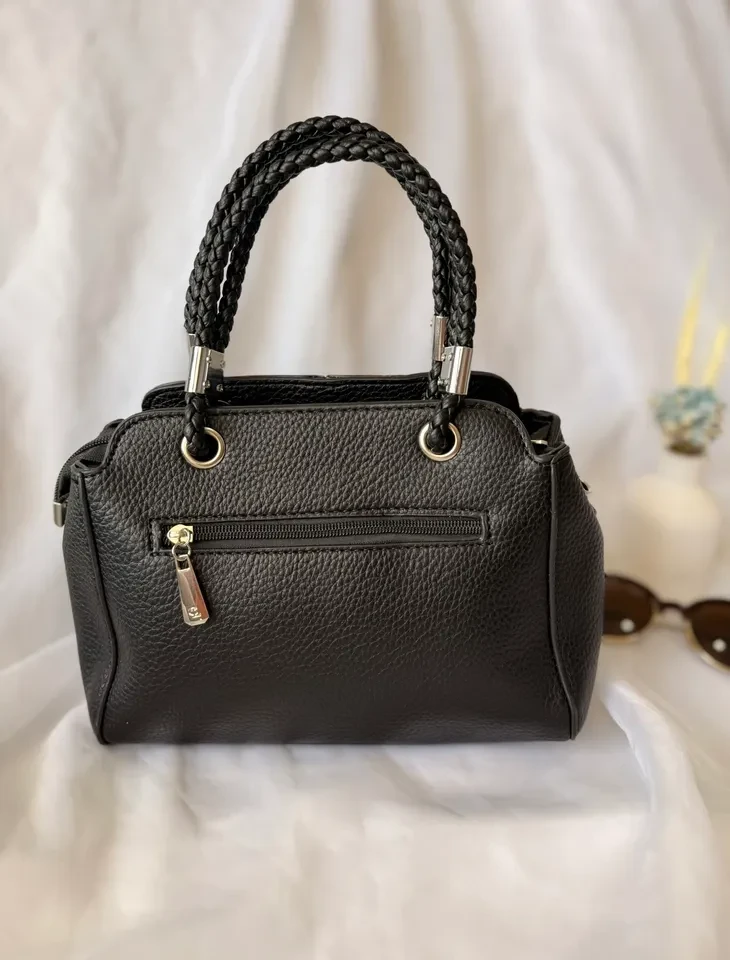 BOLSA MÉDIA PRETA DETALHE ALÇA TRANÇADA - BOL 219 - 3