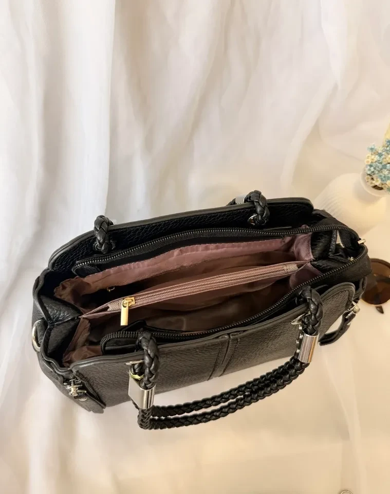 BOLSA MÉDIA PRETA DETALHE ALÇA TRANÇADA - BOL 219 - 4