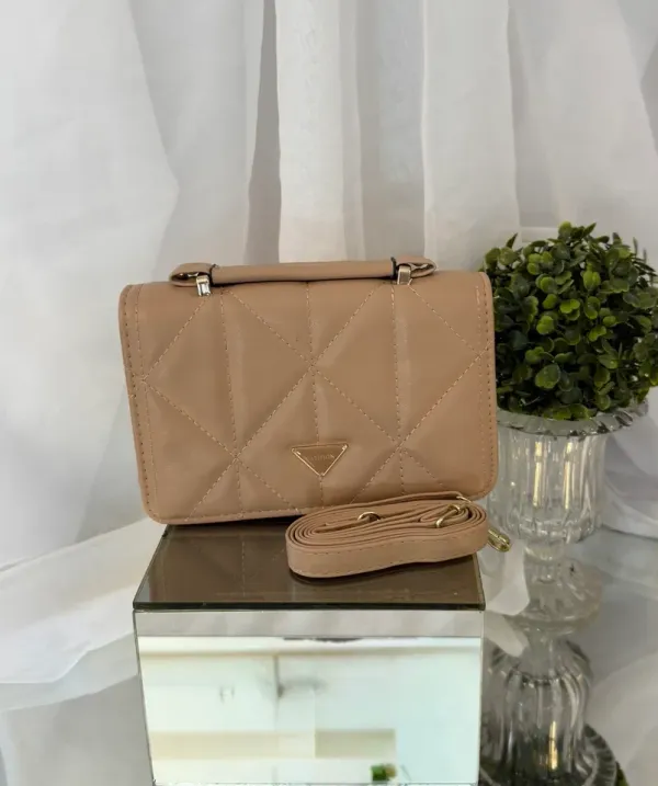 BOLSA PEQUENA CREME MATELASSÊ - BOL 086