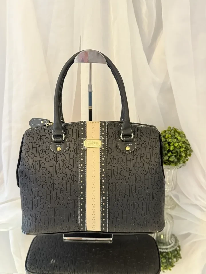 BOLSA GRANDE PRETA DETALHE OFF WHITE ESTRUTURADA VICTOR HUGO - BRL 047 - 1