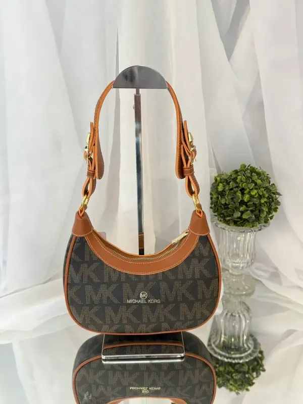 BOLSA BAGUETE PRETA COM CARAMELO MK - BRL 031
