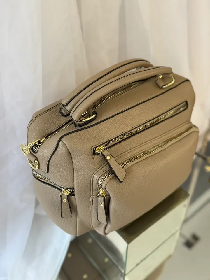 BOLSA MÉDIA BEGE COM VÁRIAS DIVISÓRIAS E BOLSOS LATERAIS - BOL 117 - 3