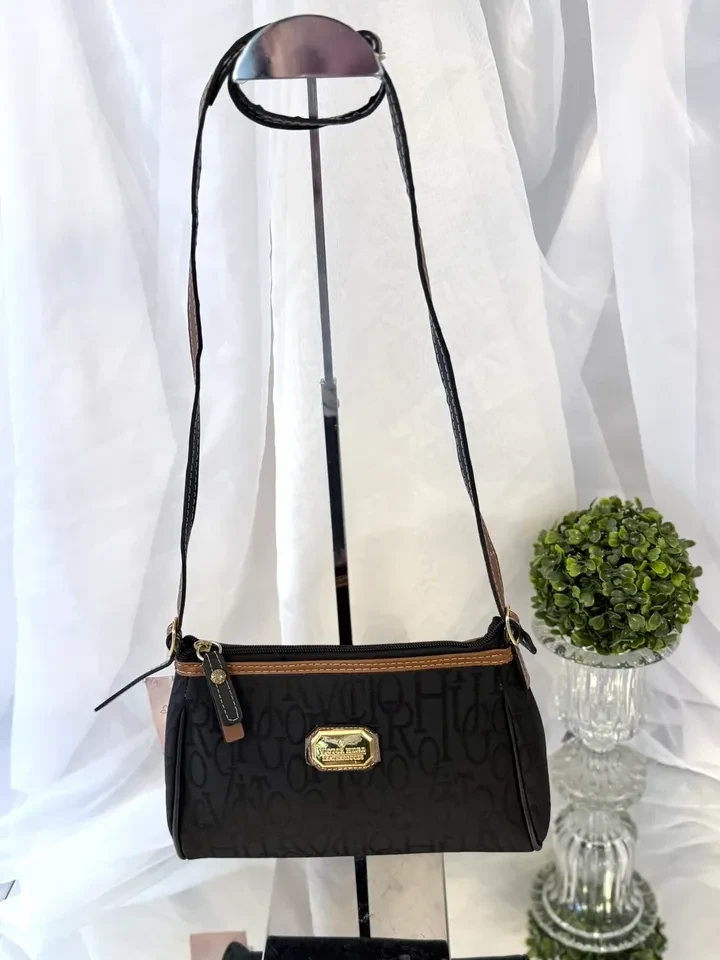 BOLSA PEQUENA PRETA VICTOR HUGO - BRL 072 - 1