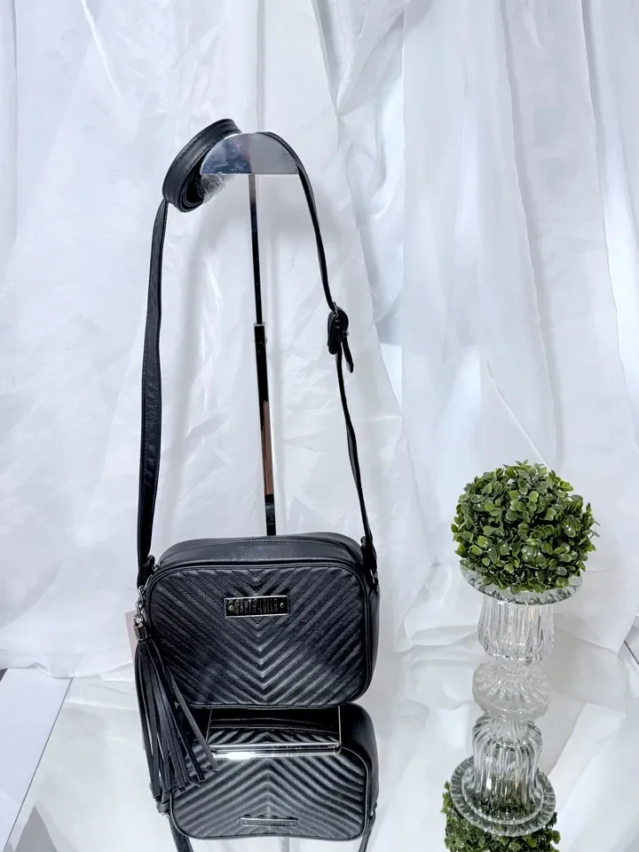 BOLSA PEQUENA PRETA SANTA LOLLA - BRL 039 - 2