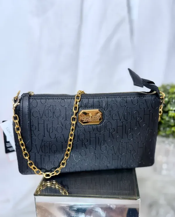  BOLSA PEQUENA PRETA VICTOR HUGO - BRL 037