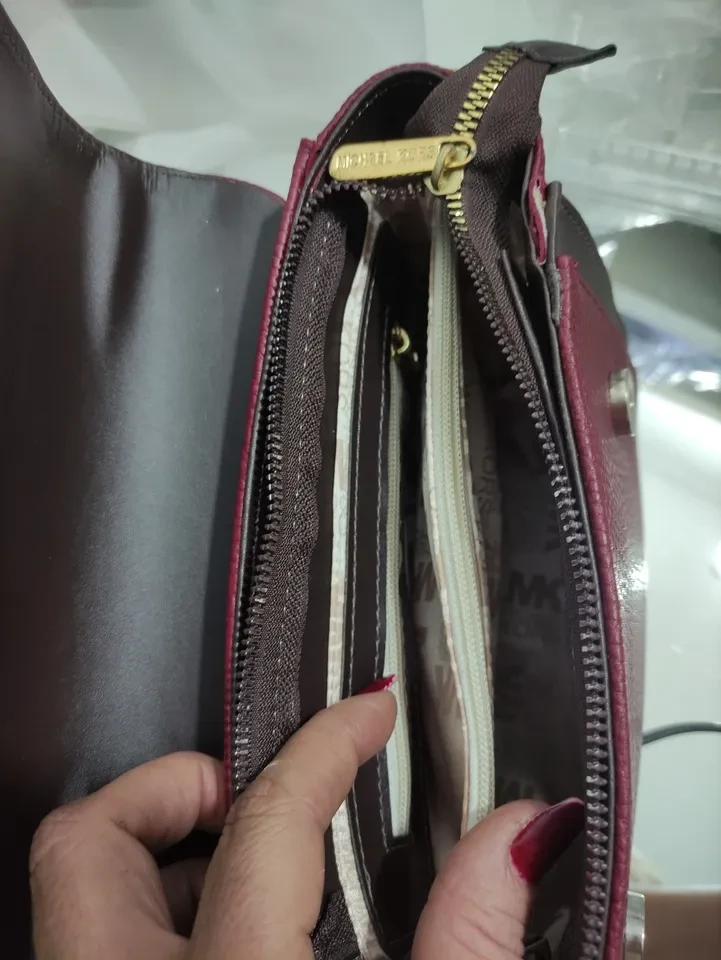 BOLSA MÉDIA PRETA COM MARROM MK - BRL 051 - 2