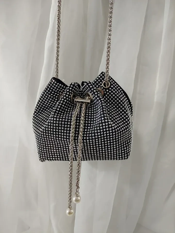 BOLSA FESTA PRETA COM STRASS E ALÇA EM CORRENTE - BOL 142 - 2