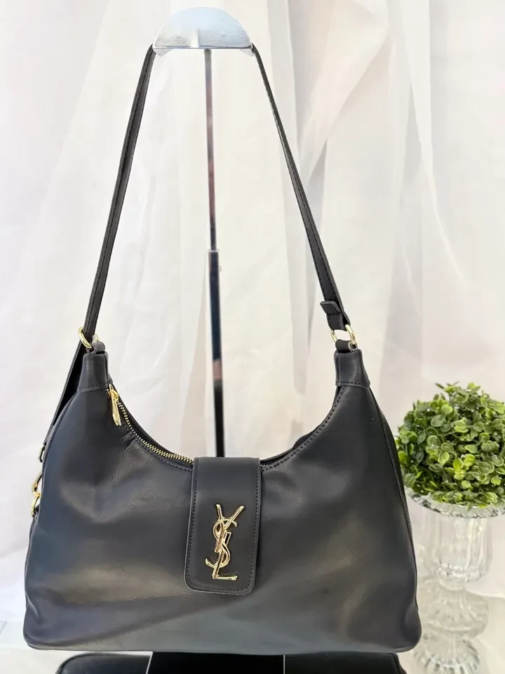 BOLSA BAGUETE YSL PRETA  - 1