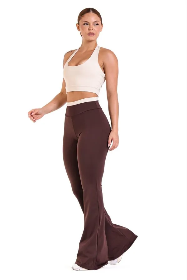 Conjunto Calça Flare e Top - Marrom e Off White - imagem 3