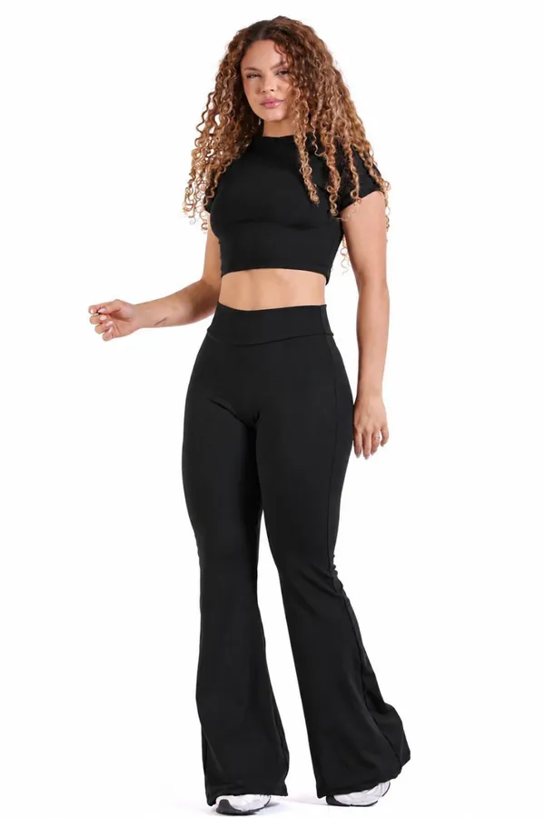Conjunto Calça Flare e Cropped - Preto - imagem 1