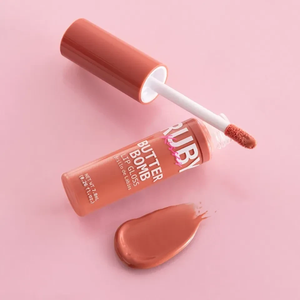 Gloss labial butter bomb - cor snatched  - 2