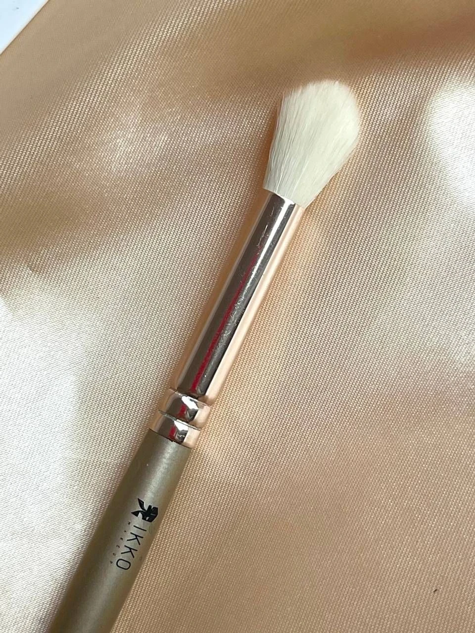 Pincel para esfumado e iluminador - IKKO MAKEUP (80015) - 3