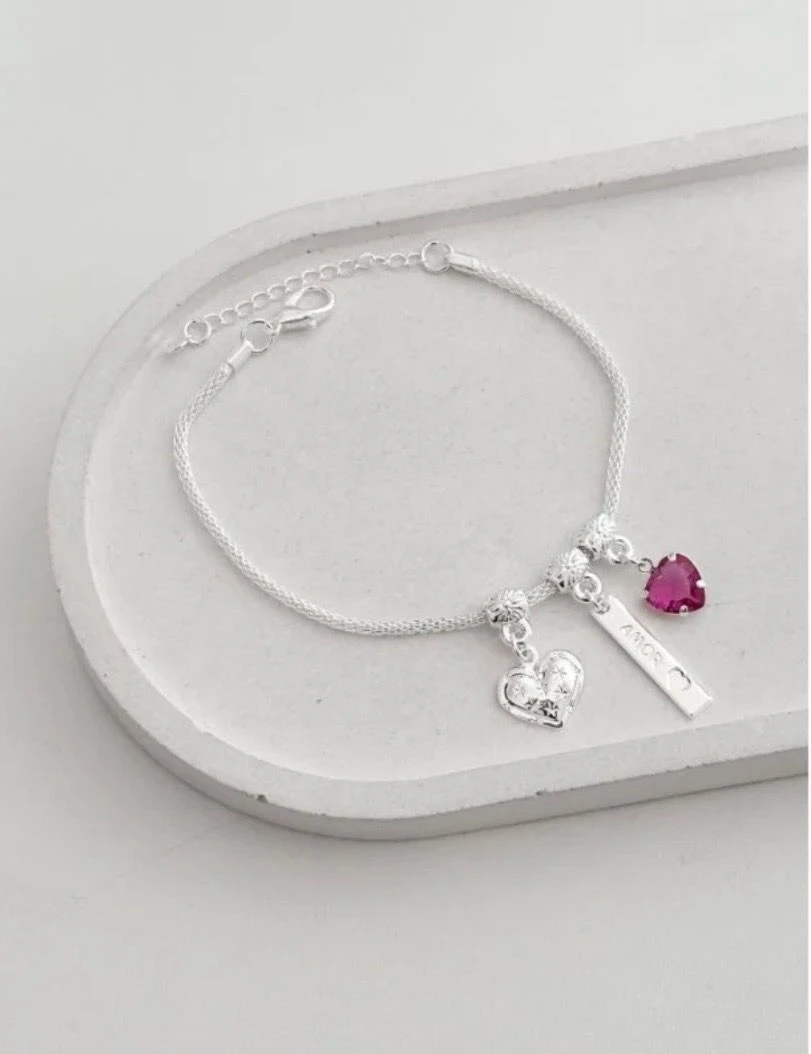 Pulseira com berloques - coração + pedrinha fucsia+ plaquinha amor - 1